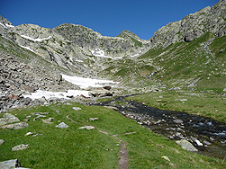 Montée vers le lac de la Croix