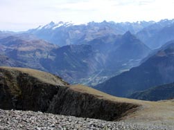 Le pic de la Meije domine Bourg d'Oisans
