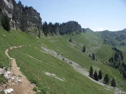 Vers le col de la Sure ; vue arrière vers le Goulet d'Hurtières