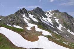 Au fond, le grand mont d'Arèches