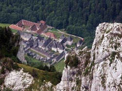 Le monastère, 1200m plus bas....