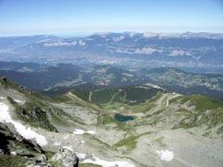 Vue depuis la cime de la Jasse, vers le lac de la Jasse, Prapoutel et la Chartreuse