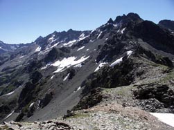 Vue vers les crêtes et le pic de la Belle Etoile, depuis la cime de la Jasse