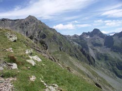 Col de la grande Vaudaine ; grand pic de Belledonne et pic du grand Doménon