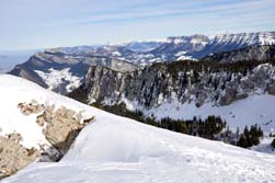 Sommet du petit Som ; les Cruz dominés par la Cochette, au fond, le Pinet, le Granier et le Mont Blanc