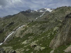 Exutoire du lac ; dernière montée, et on y est !